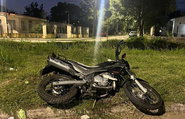 Un motociclista murió tras caer al Canal Maestro de Córdoba y se desataron disturbios con la Policía