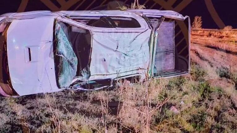 Un muerto y un herido tras el vuelco de una camioneta en Córdoba