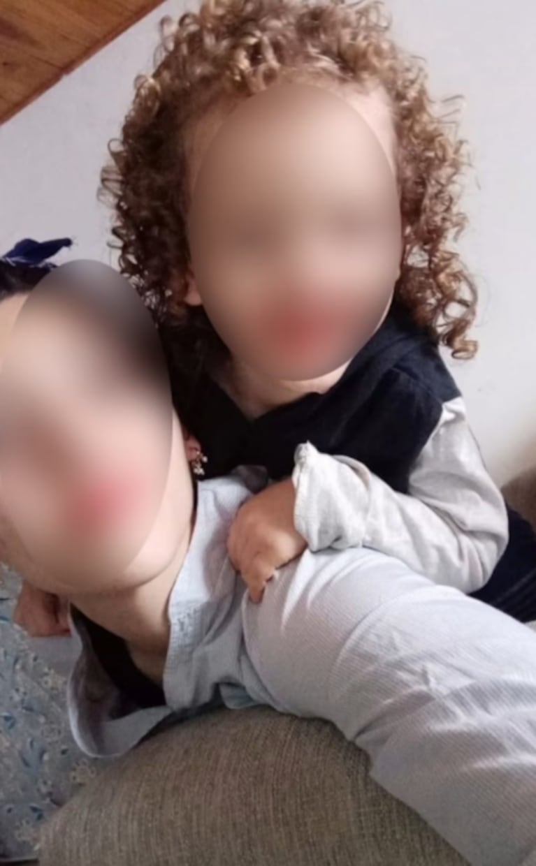 Un nene pasó la noche en la escuela y lleva 24 horas sin salir por una disputa entre sus padres