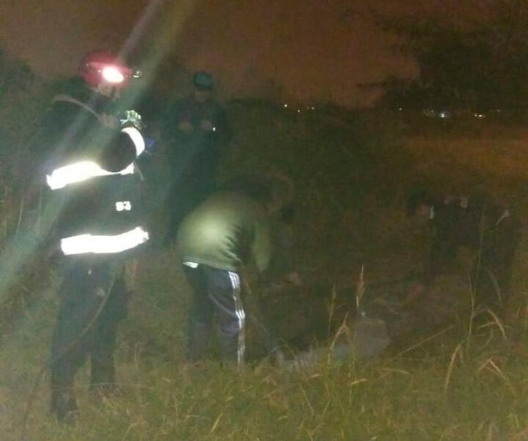 Un perro sobrevivió varios días adentro de un pozo