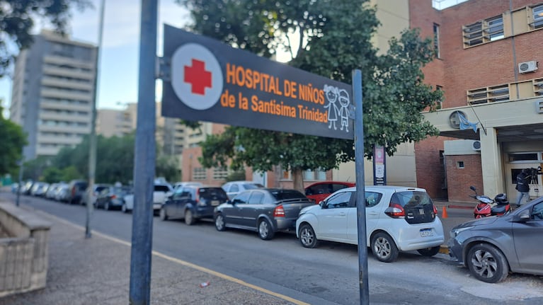Un pitbull atacó a un bebé de un año en Córdoba y lucha por su vida