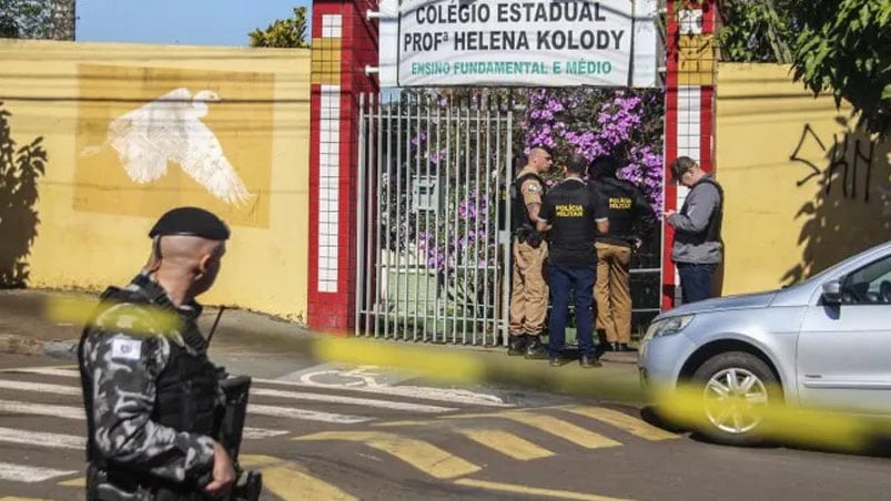 Un profesor logró reducir al agresor, que fue detenido por la Policía. 