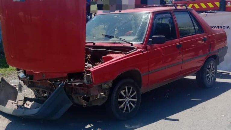 Un Renault 9 chocó con dos motos y murió un joven de 24 años.