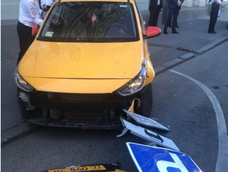  Un taxi atropelló a varias personas en el centro de Moscú