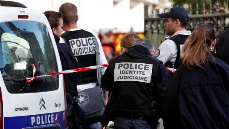 Un terrorista atropelló a seis soldados en Paris