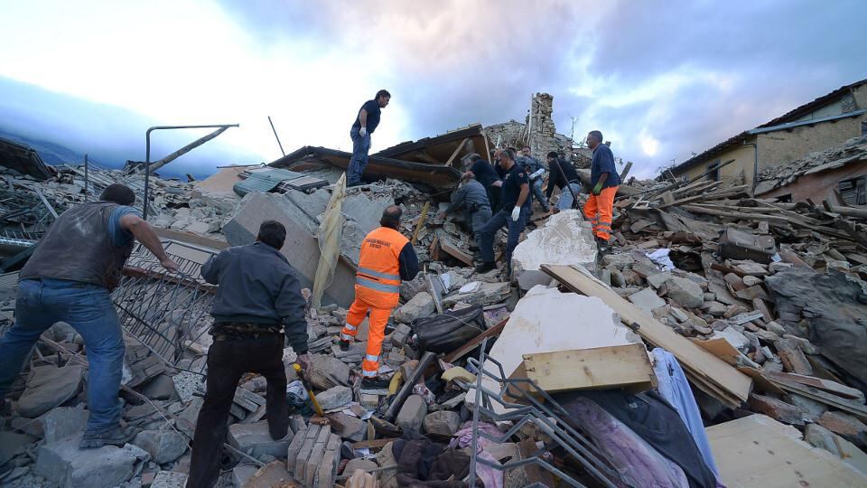 Un trágico terremoto sacudió al centro de Italia. Foto: AFP.