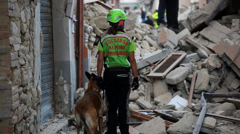 Un trágico terremoto sacudió al centro de Italia. Foto: AFP.