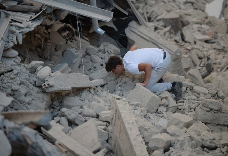 Un trágico terremoto sacudió al centro de Italia. Foto: AFP.