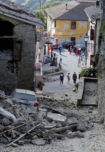 Un trágico terremoto sacudió al centro de Italia. Foto: AP.