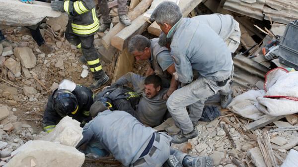 Un trágico terremoto sacudió al centro de Italia. Foto: Reuters.