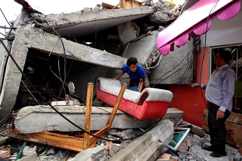 Un tremendo terremoto sacudió a Ecuador.