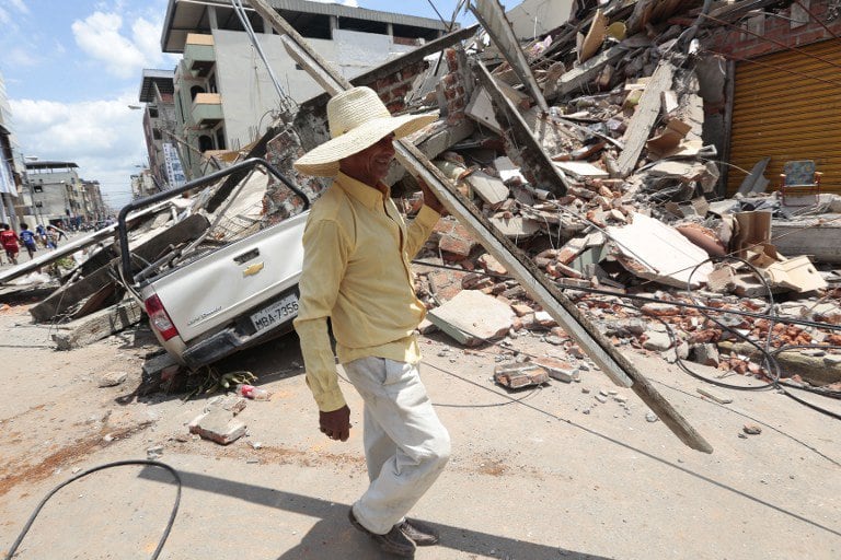 Un tremendo terremoto sacudió a Ecuador.