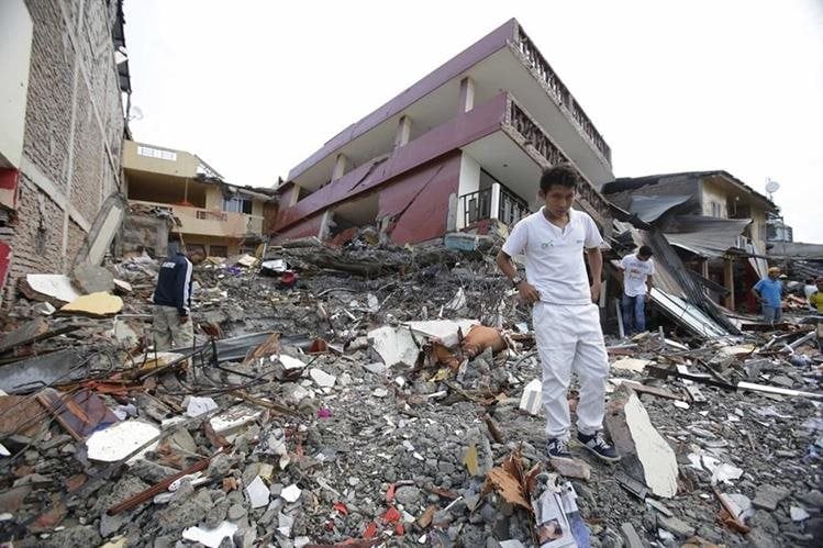 Un tremendo terremoto sacudió a Ecuador.