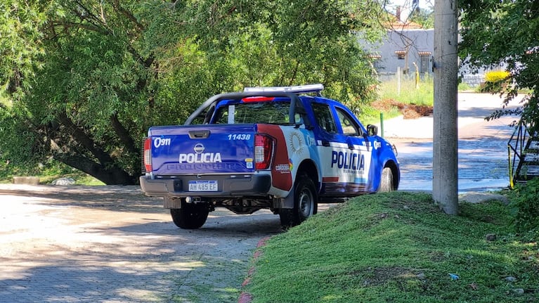 Un vecino avisó a los Bomberos y la encontraron viva.