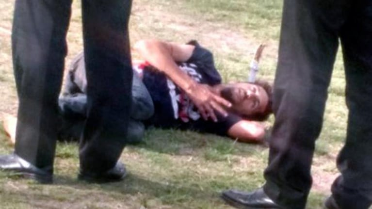 Un vecino le quitó el cuchillo a Bonetto y se lo clavó en la cabeza.