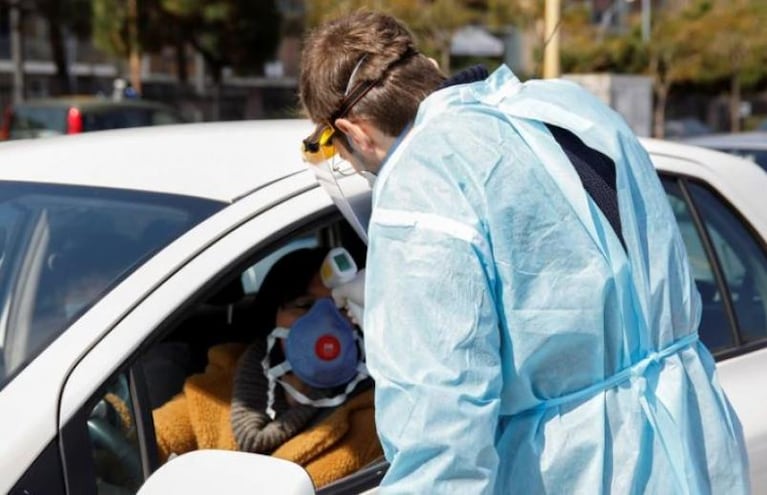 Un voluntario recibirá la primera dosis experimental contra el coronavirus 