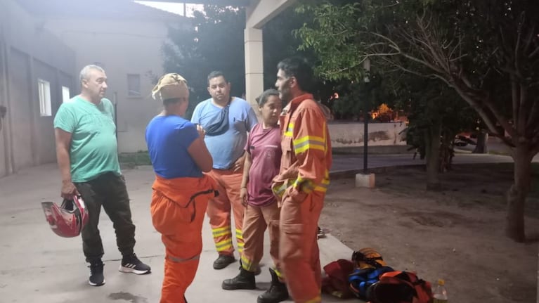 Una bombera tuvo que ser internada por el ataque de abejas en Deán Funes.