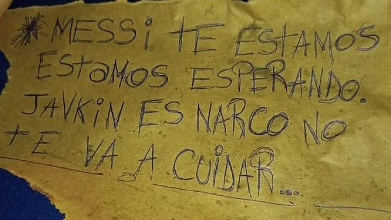 Una cámara captó a los que balearon el local de la familia de Antonela Roccuzzo