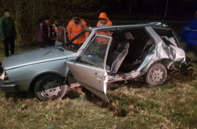 Una camioneta las chocó de atrás en Circunvalación, las dejó heridas y se fugó