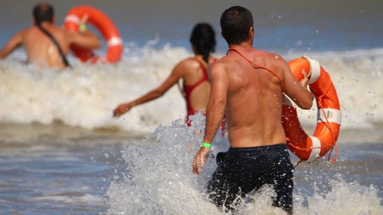 Una competencia de guardavidas terminó en una pelea de todos contra todos en la costa argentina