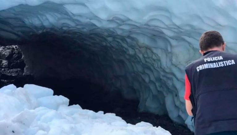 Una cueva de hielo se derrumbó en la Patagonia y mató a un turista