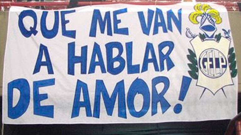 Una de las tantas banderas que se ven en las canchas argentinas.