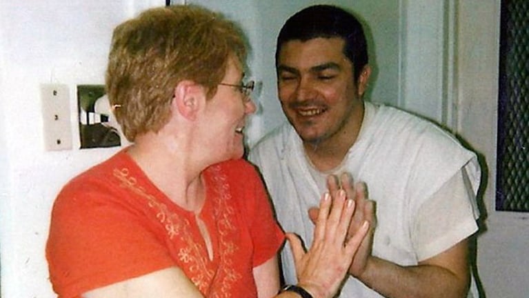 Una de las visitas de la madre de Victor Saldaño a la prisión donde está su hijo.
