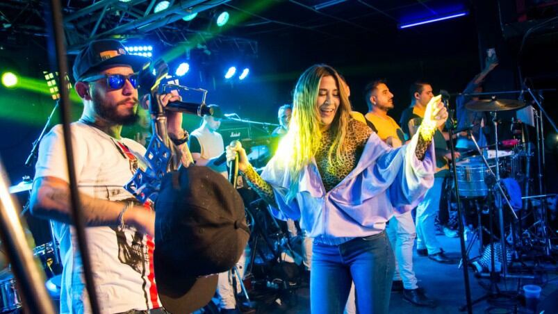 Una dupla muy divertida. Cantaron "La tonta" y "Lo mejor del amor". Foto: Germán Vignoli