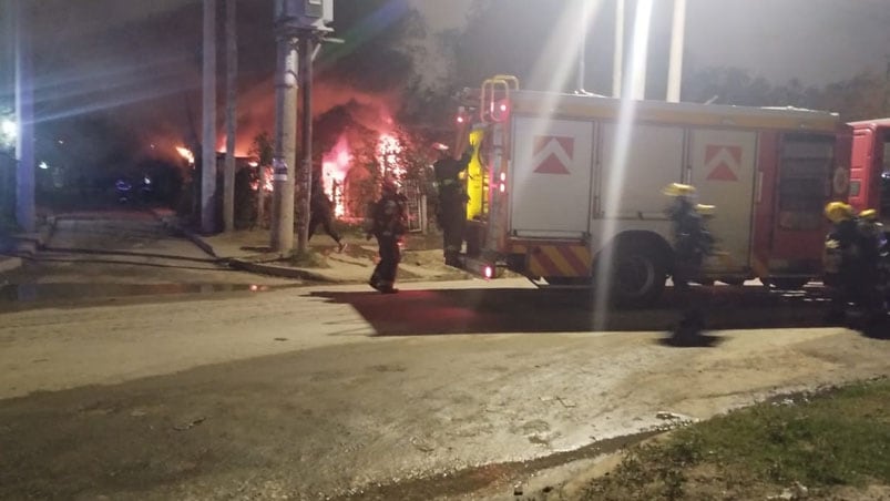 Una familia cordobesa perdió todo tras un incendio.