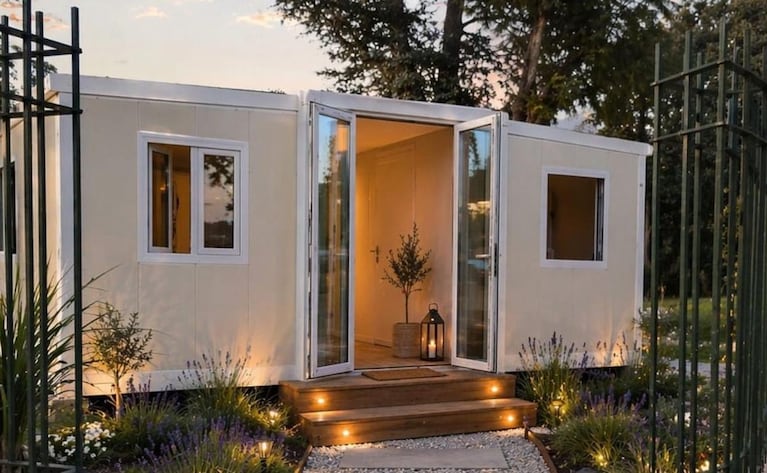 Una familia de Santa Fe optó por una vivienda modular de 72 m² que llegó en un contenedor.