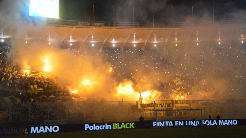 Una fiesta con mucha polémica se vivió en el Kempes. Foto: Lucio Casalla / ElDoce.tv.