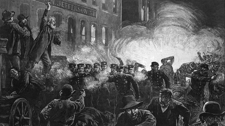 Una ilustración del conflicto de Haymarket que dejó varios trabajadores muertos.