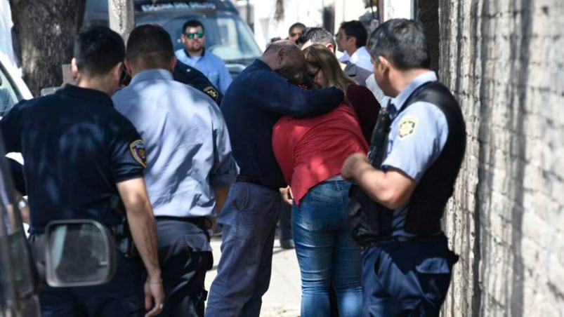 Una imagen dolorosa: el llanto de la familia de las víctimas. Fotos: Rosario Nuestro.