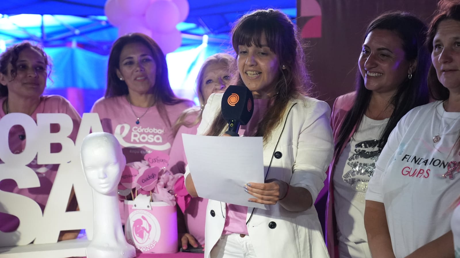 Una jornada emotiva en el Octubre Rosa en El Doce.