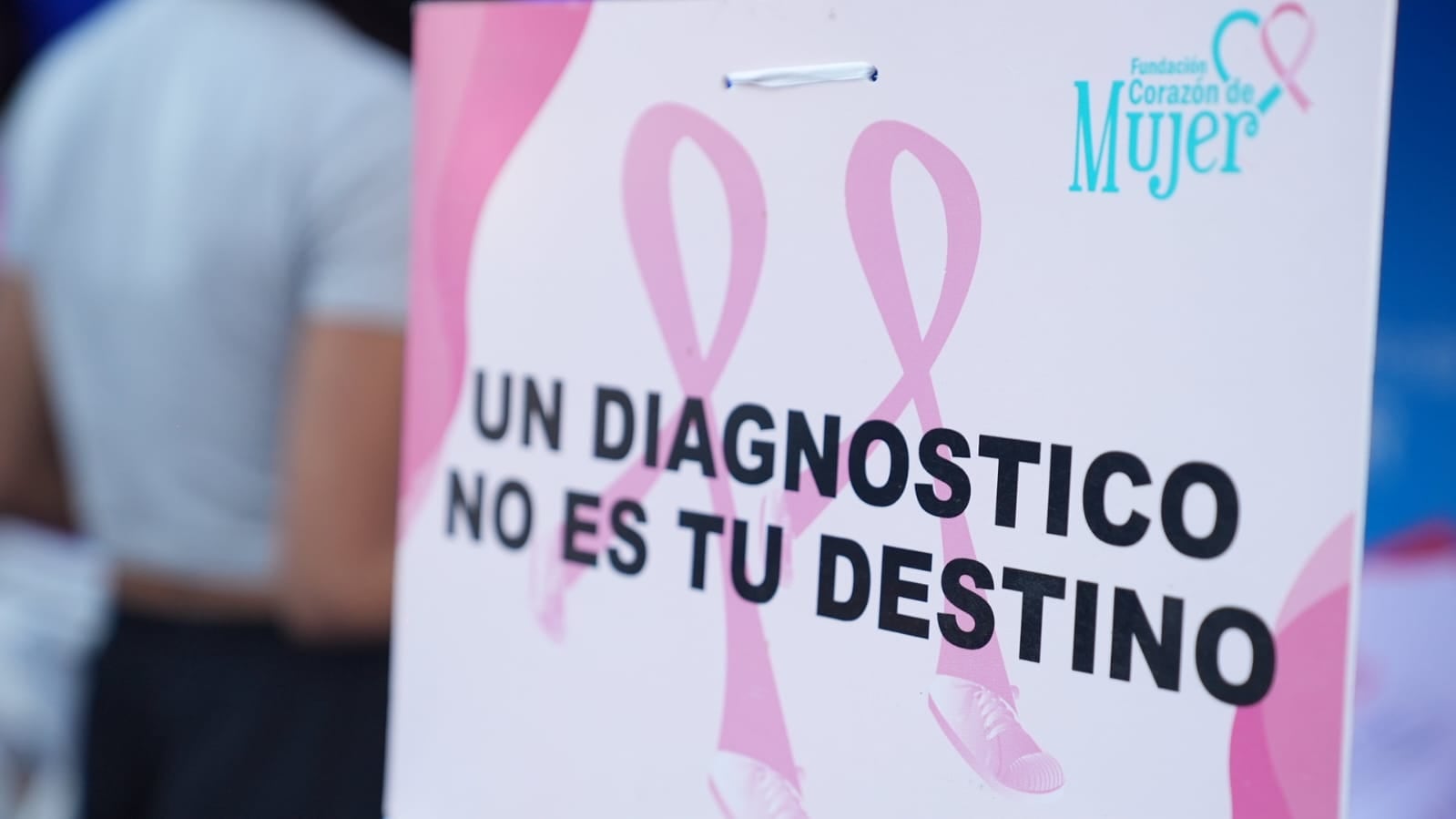 Una jornada emotiva en el Octubre Rosa en El Doce.