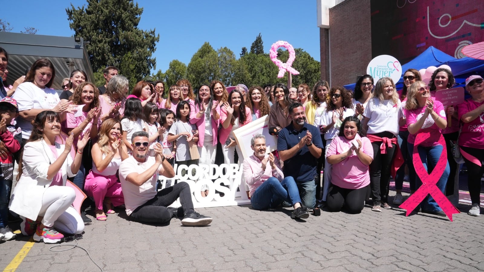 Una jornada mágica del Octubre Rosa en El Doce.