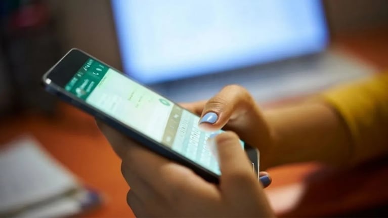 Una joven mostró la insólita charla de WhatsApp que tuvo con su padre.