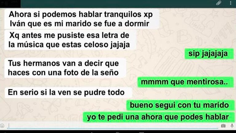 Una maestra de 28 años acosaba a su alumno de 13: los chats de WhatsApp