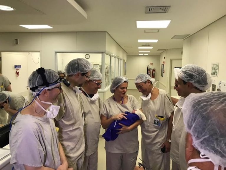 Una mamá estéril dio a luz a su primer bebé con un útero trasplantado
