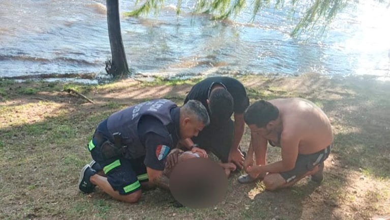 Una mamá y su hija fueron rescatadas del río Cosquín tras ser arrastradas por la corriente