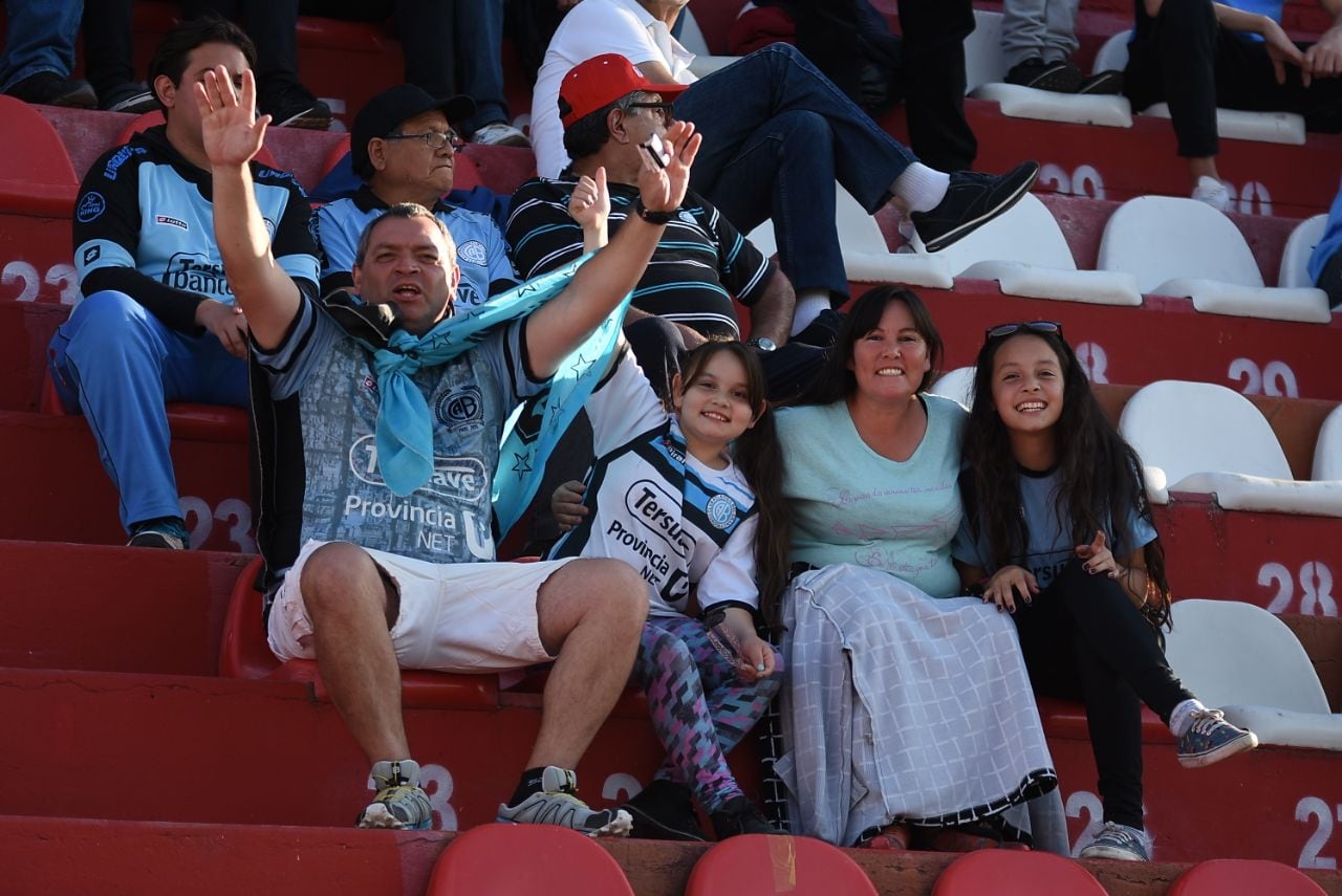 Una marea celeste copó el estadio de Unión de Santa Fe. Foto: Lucio Casalla / ElDoce.tv.