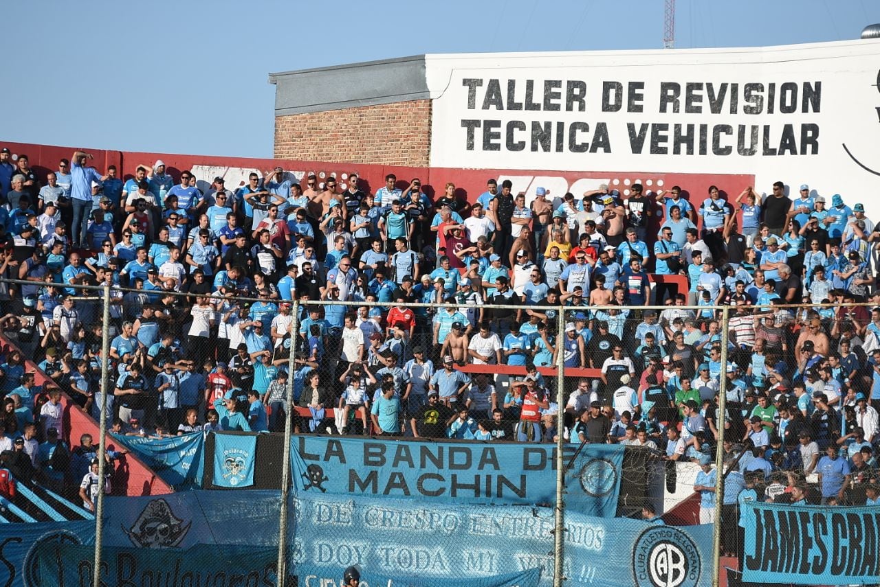 Una marea celeste copó el estadio de Unión de Santa Fe. Foto: Lucio Casalla / ElDoce.tv.