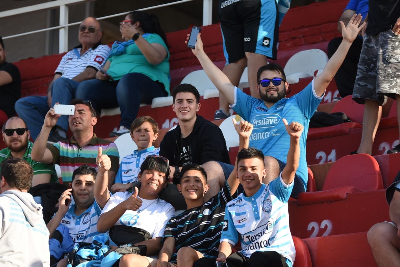 Una marea celeste copó el estadio de Unión de Santa Fe. Foto: Lucio Casalla / ElDoce.tv.