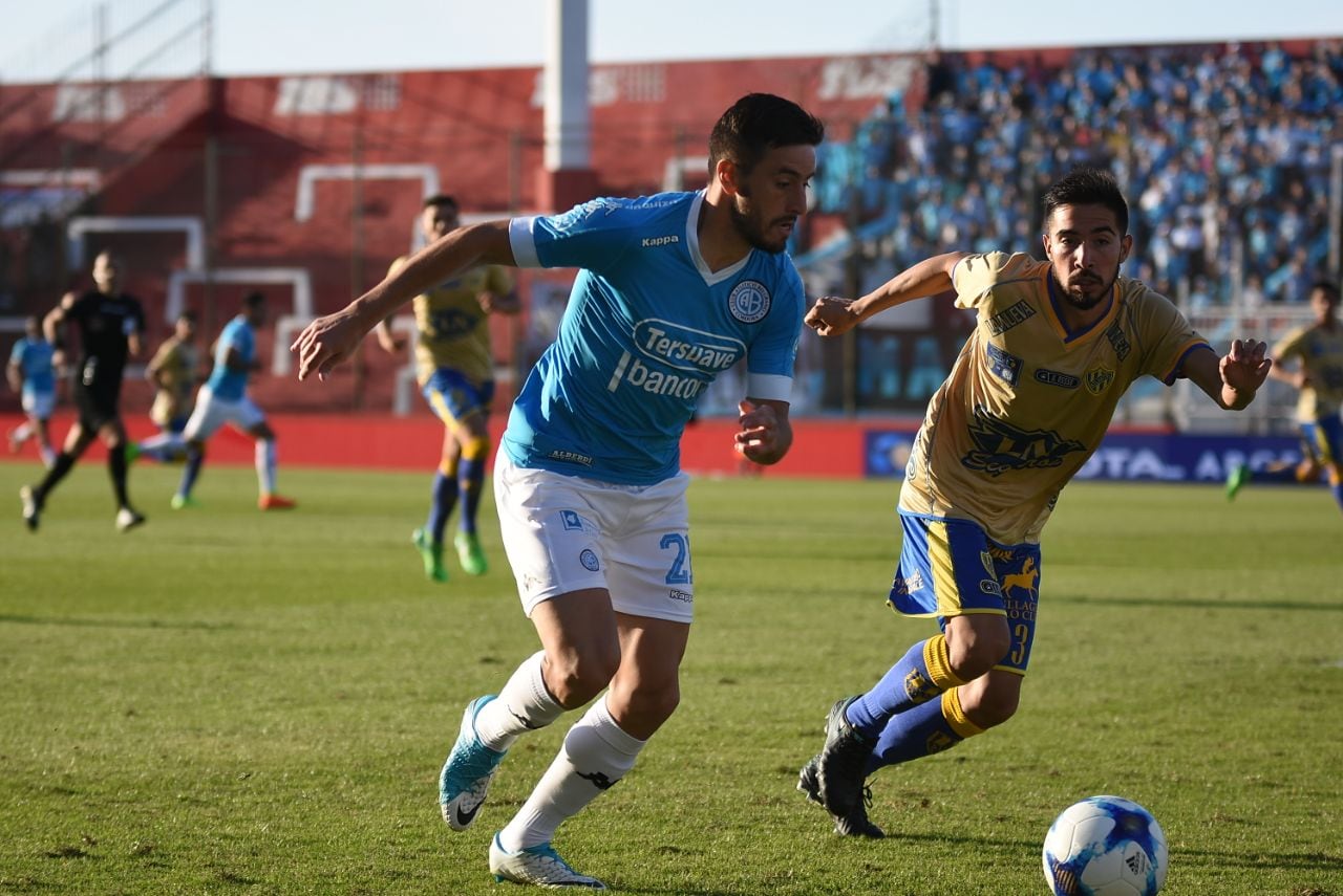 Una marea celeste copó el estadio de Unión de Santa Fe. Foto: Lucio Casalla / ElDoce.tv.