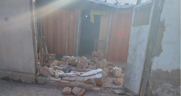 Una moto chocó el muro de una casa y mató a una nena de 3 años.