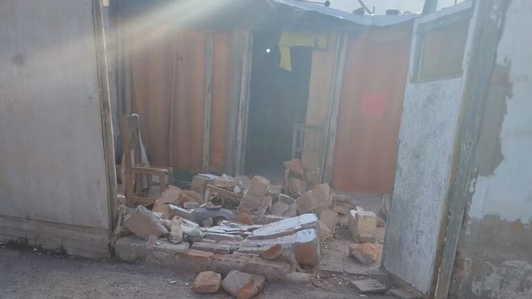 Una moto chocó el muro de una casa y mató a una nena de 3 años.