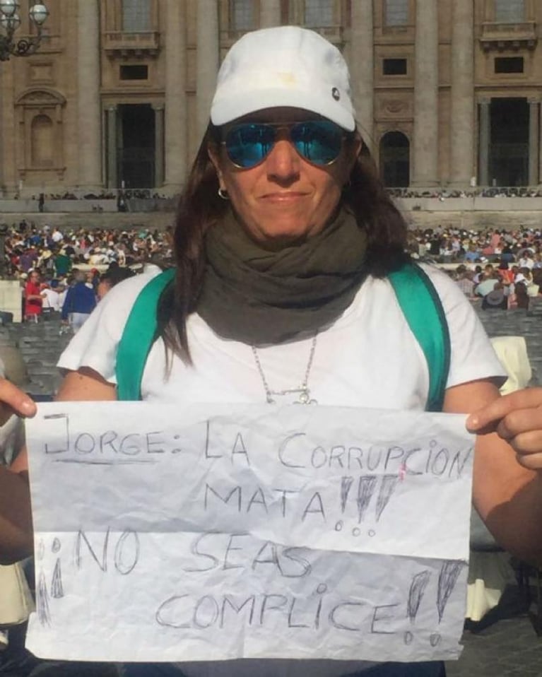 Una mujer argentina le gritó a Francisco en el Vaticano