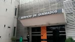 Una mujer de 43 años lucha por su vida en el Instituto del Quemado.