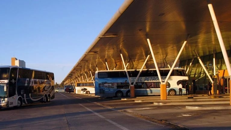 Una mujer de 84 años se descompensó y murió en la terminal de Neuquén.
