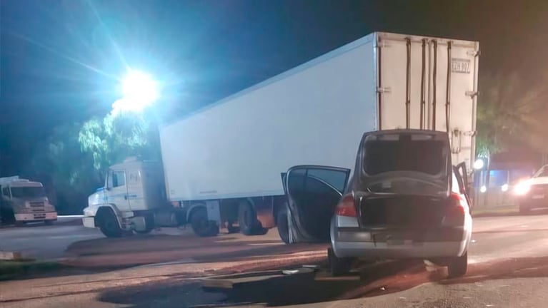 Una mujer está grave tras el choque con un camión en Bell Ville.